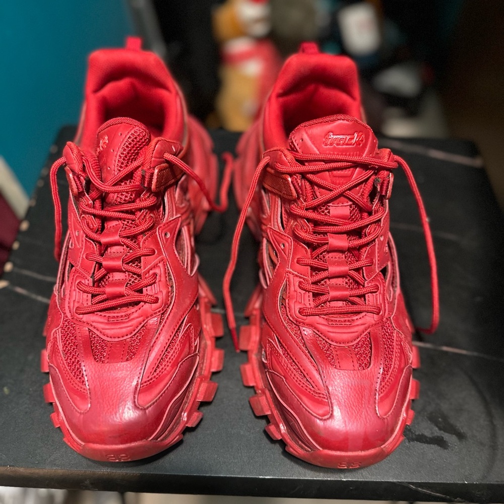 Balenciaga track 2 sneaker red